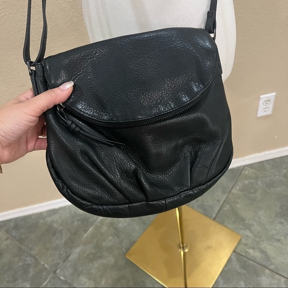 Margot Black Genuine Leather Crossbody Shoulder Bag Small Zip Closure Pockets - Picture 4 of 12